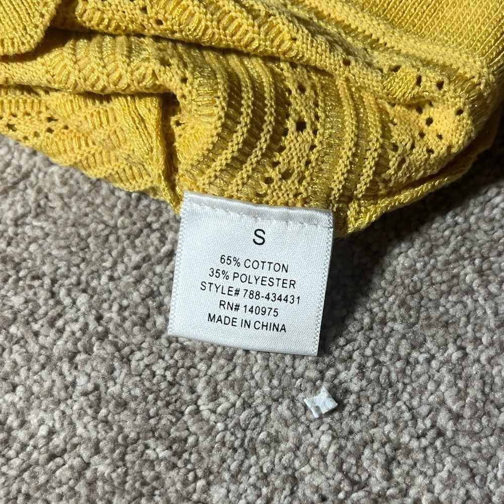 Francesca Yellow Pattern Top Size Small - Picture 6 of 7